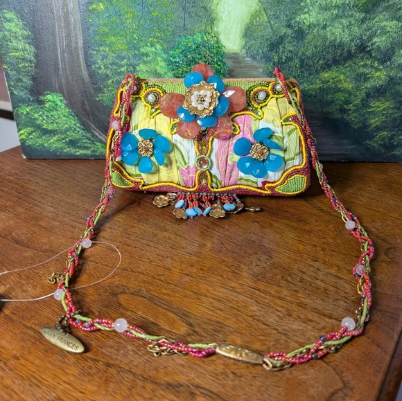 Mary Frances beaded Purse With Duster - Picture 3 of 15